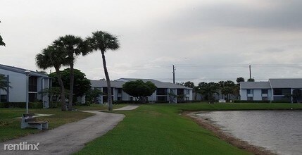 1002 Green Pine Blvd-Unit -Apt A1 in West Palm Beach, FL - Building Photo - Building Photo