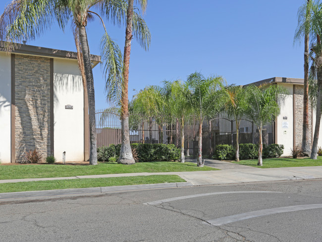 1340-1348 E San Bruno Ave in Fresno, CA - Foto de edificio - Building Photo