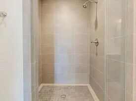 301 S Main St in Blacksburg, VA - Building Photo