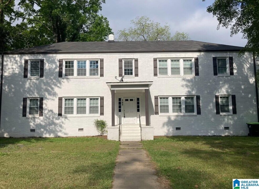 303 S Broadway Ave in Sylacauga, AL - Building Photo
