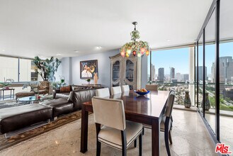 2222 Ave of the Stars in Los Angeles, CA - Building Photo - Building Photo