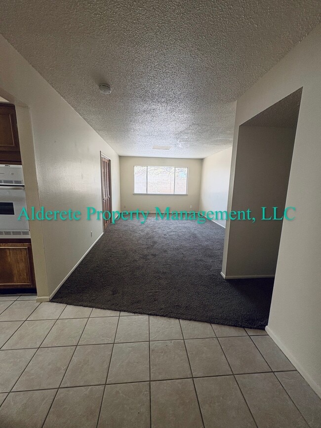 6320 Topke Pl NE in Albuquerque, NM - Building Photo - Building Photo