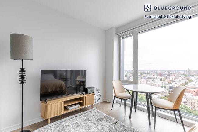 275 S 5th St, Unit SI FL15-ID1976 in Brooklyn, NY - Building Photo - Building Photo