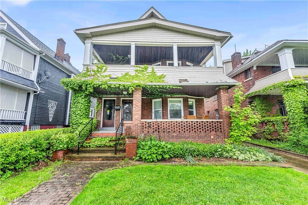 3154 Kensington Rd in Cleveland Heights, OH - Building Photo