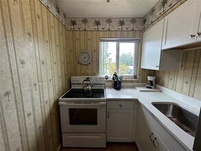 2315 Avenue C in Bradenton Beach, FL - Building Photo - Building Photo
