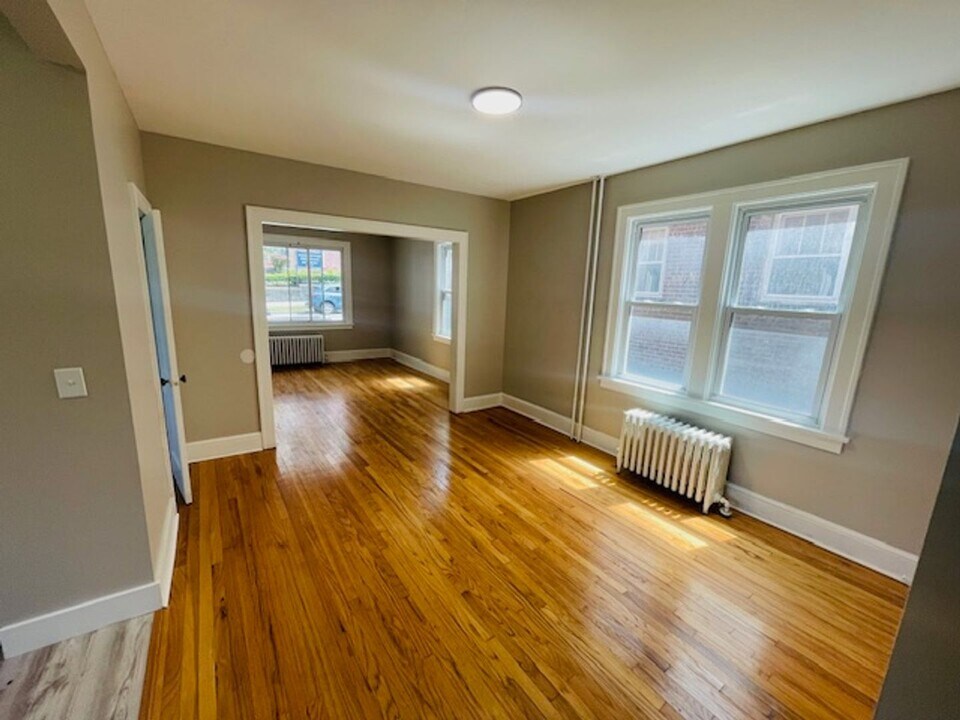 179 9th St in Troy, NY - Building Photo