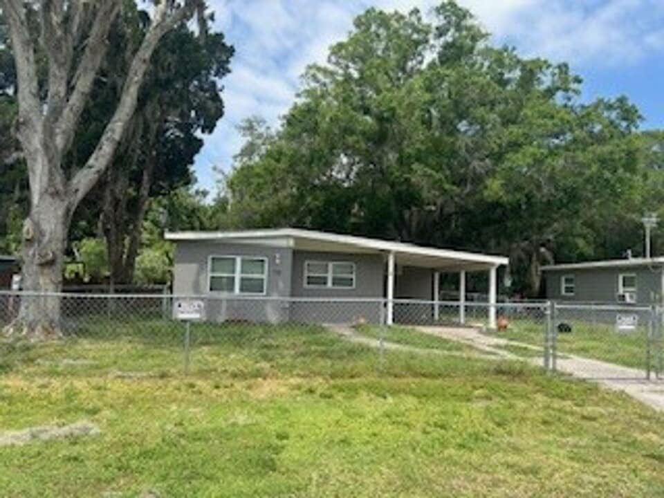 7151 Adare Dr in New Port Richey, FL - Foto de edificio