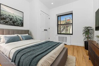104 Bayard St in New York, NY - Building Photo - Building Photo