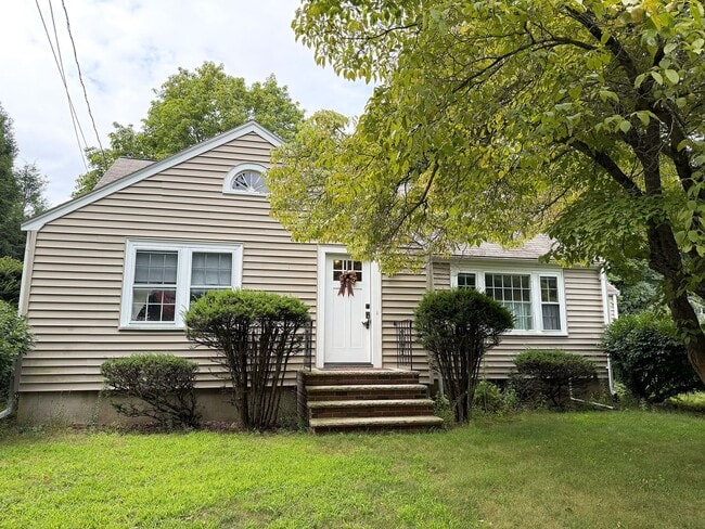 property at 15 Elnew Ave