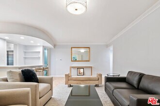 4445 Cartwright Ave in Los Angeles, CA - Building Photo - Building Photo
