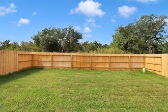 9023 Rose Pelican Ln in Baytown, TX - Building Photo - Building Photo