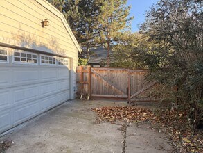 164 Graham Way in Talent, OR - Building Photo - Building Photo