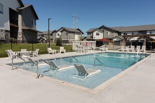 Vestara 72 in Papillion, NE - Building Photo