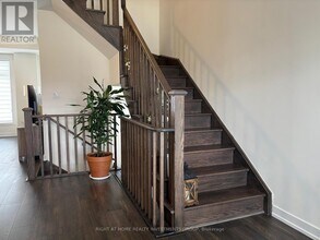 77 Riley Reed Ln in Richmond Hill, ON - Building Photo - Building Photo