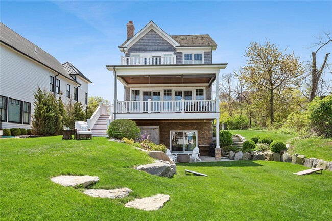 938 Sound Shore Rd in Riverhead, NY - Foto de edificio - Building Photo