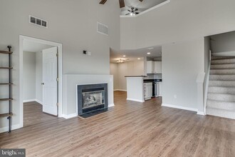 1067 Gardenview Loop in Woodbridge, VA - Building Photo - Building Photo