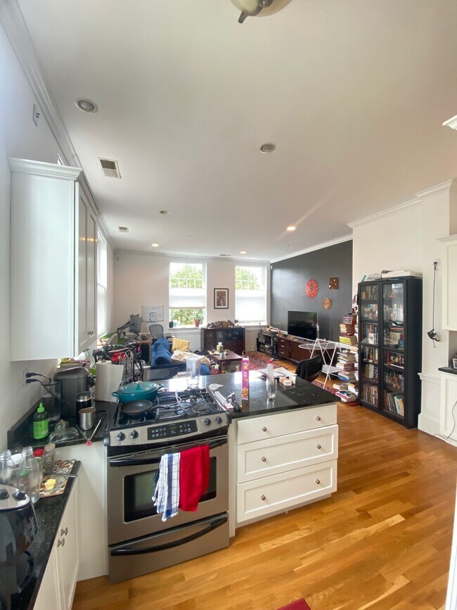 245 Beacon St in Somerville, MA - Building Photo - Building Photo