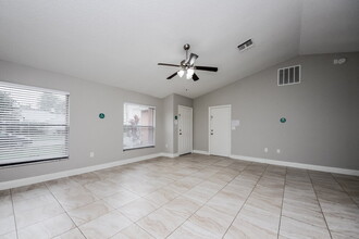 794 Del Prado Dr in Kissimmee, FL - Building Photo - Building Photo