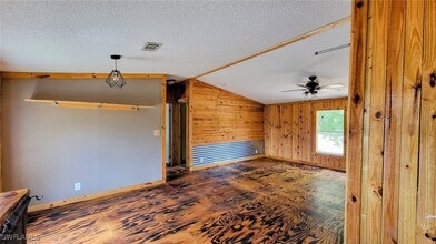 1186 Anvil Way in Moore Haven, FL - Foto de edificio - Building Photo