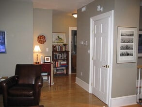 219 W 3rd St, Unit 1 in Boston, MA - Building Photo - Building Photo