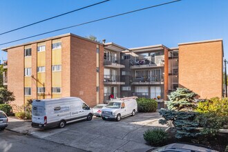 Lorelei Apartments in Seattle, WA - Building Photo - Primary Photo