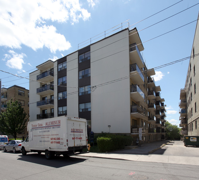 450 Winona Drive in Toronto, ON - Building Photo - Building Photo