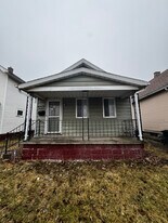 2219 Woodford St in Toledo, OH - Building Photo