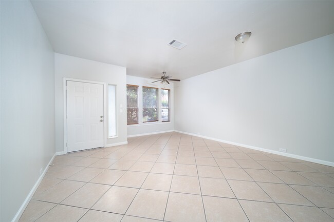 13111 S Bellaire Estates Dr in Houston, TX - Building Photo - Building Photo