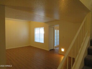 1342 W Emerald Ave in Mesa, AZ - Building Photo - Building Photo