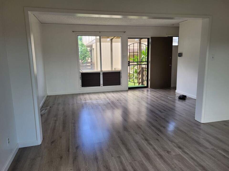 98-524-517 Kamahao Pl in Pearl City, HI - Foto de edificio