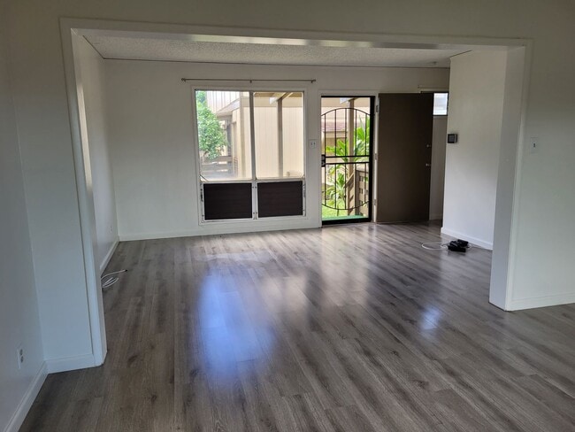 property at 98-524-517 Kamahao Pl