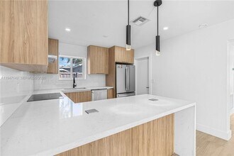 1116 N 31st Ave in Hollywood, FL - Building Photo - Building Photo