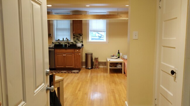 156 Magazine St, Unit 2 in Cambridge, MA - Building Photo - Building Photo