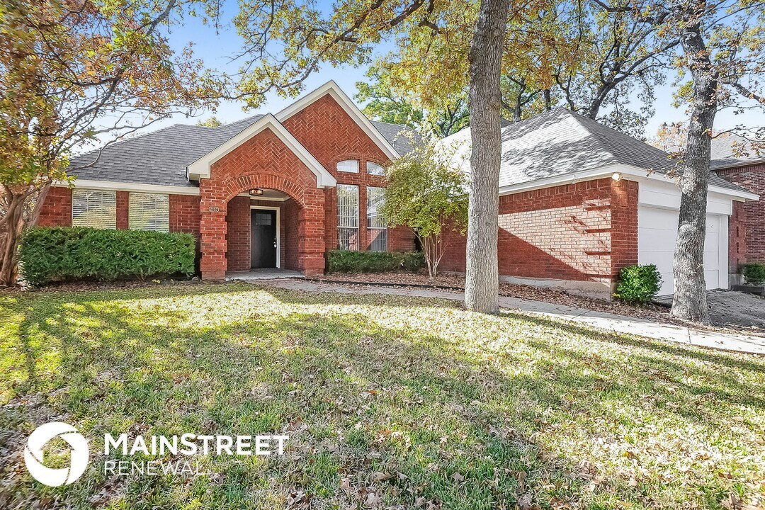 2157 S Winding Creek Dr in Grapevine, TX - Foto de edificio