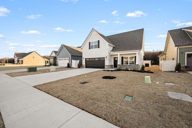 5807 Shoreline Dr in Rockvale, TN - Building Photo - Building Photo