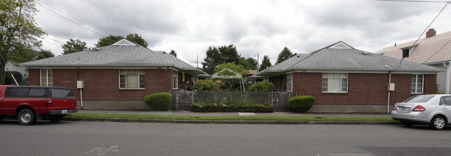 1304-1308 SE 41st Ave in Portland, OR - Building Photo - Building Photo