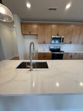 4 Stratton Dr, Unit 205 in Woburn, MA - Building Photo - Building Photo