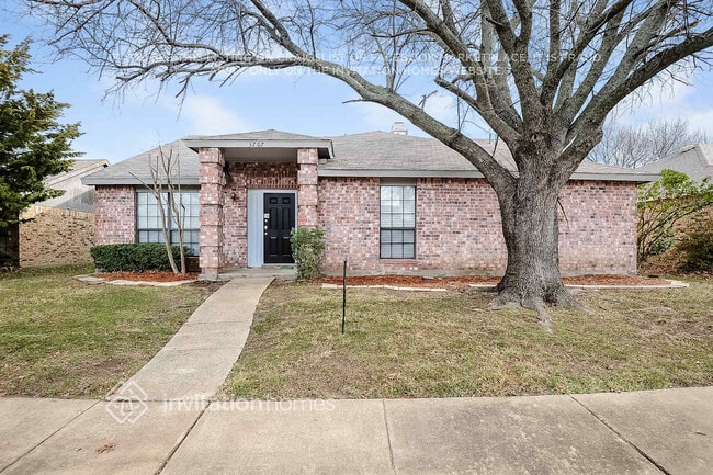 property at 3707 Seville Ln