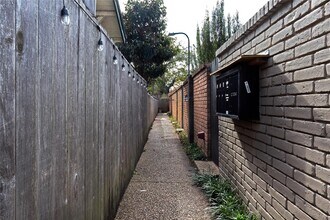 1635 Kipling St in Houston, TX - Building Photo - Building Photo