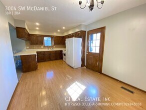 3004 SW McDaniels St in Blue Springs, MO - Building Photo - Building Photo