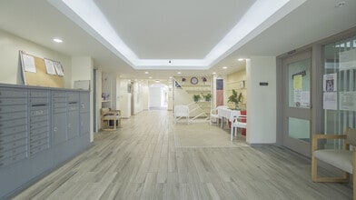 610 Cooke St, Unit 114 in Honolulu, HI - Foto de edificio - Building Photo