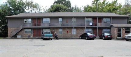 1855 W Deane St in Fayetteville, AR - Building Photo - Building Photo