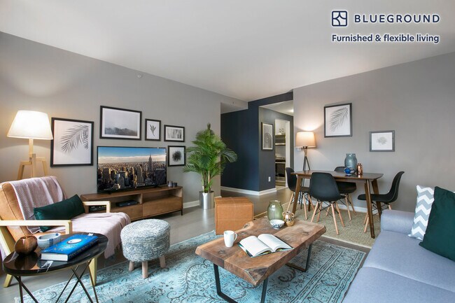 500 W 56th St in New York, NY - Building Photo - Building Photo