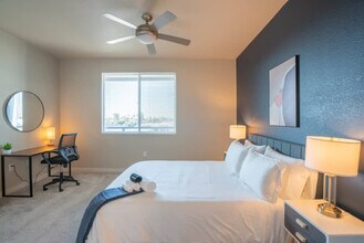 1980 E Broadway Rd in Tempe, AZ - Building Photo - Building Photo