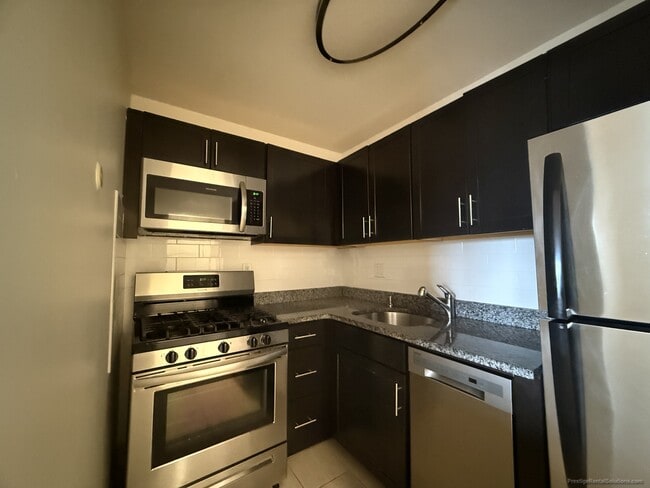 219 Freeman St, Unit 807