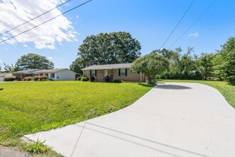 514 Longview Terrace in Greer, SC - Building Photo - Building Photo