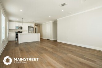 2104 Belzise Terrace in Fort Worth, TX - Foto de edificio - Building Photo