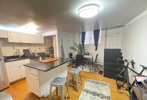 11 Charter St, Unit 2 in Boston, MA - Building Photo