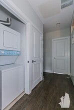 3925 N Janssen Ave, Unit 2 in Chicago, IL - Building Photo - Building Photo