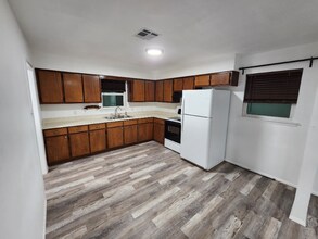 5900 S Sunset Ave in Roswell, NM - Building Photo - Building Photo